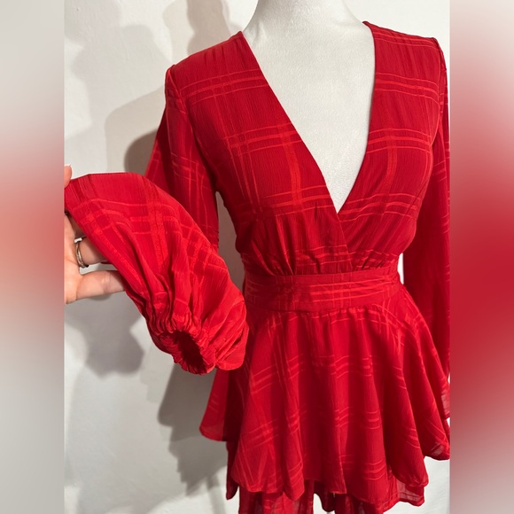 Saints + Secrets red romper long sleeve size XS - Picture 6 of 11